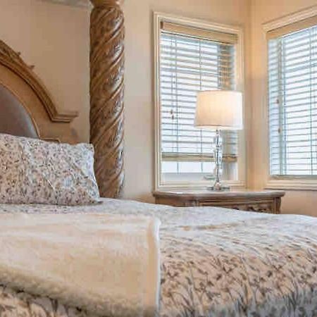فيلا 2500 Sq House In Springbank Hill Bl 261818 YYC المظهر الخارجي الصورة
