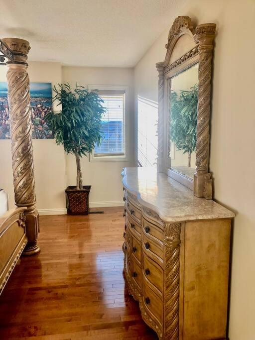 فيلا 2500 Sq House In Springbank Hill Bl 261818 YYC المظهر الخارجي الصورة