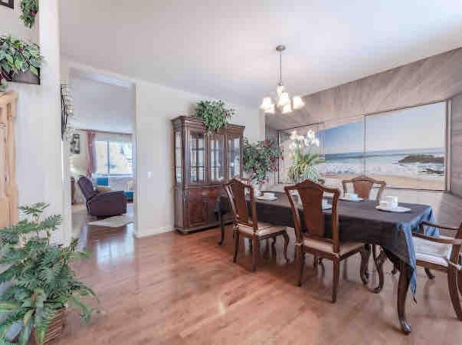 فيلا 2500 Sq House In Springbank Hill Bl 261818 YYC المظهر الخارجي الصورة