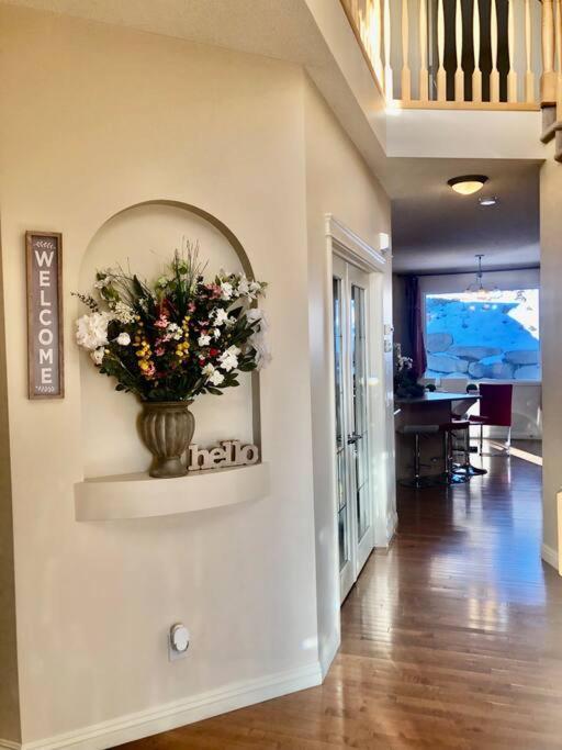 فيلا 2500 Sq House In Springbank Hill Bl 261818 YYC المظهر الخارجي الصورة